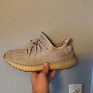 Yeezy 350 v2 sesame